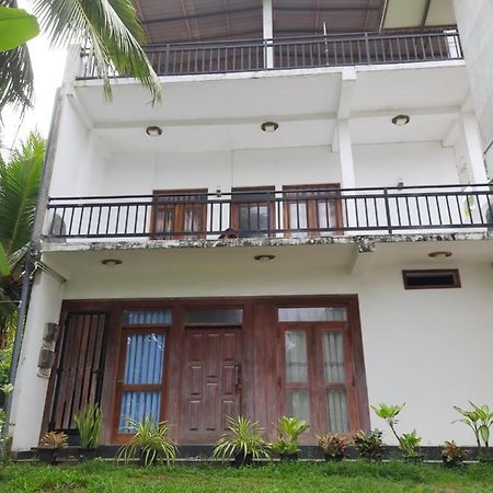 Hotel Surf Corner Matara Esterno foto