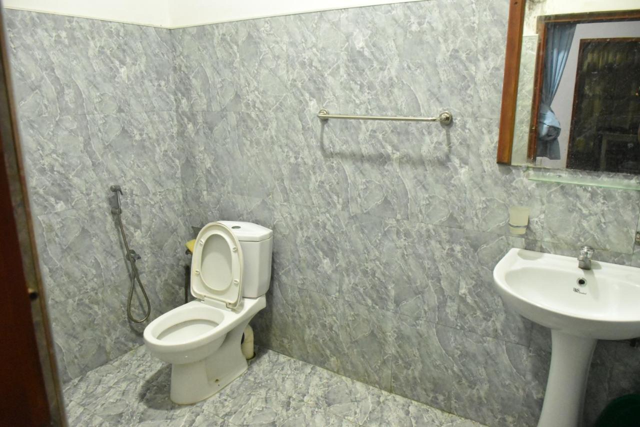 Hotel Surf Corner Matara Esterno foto