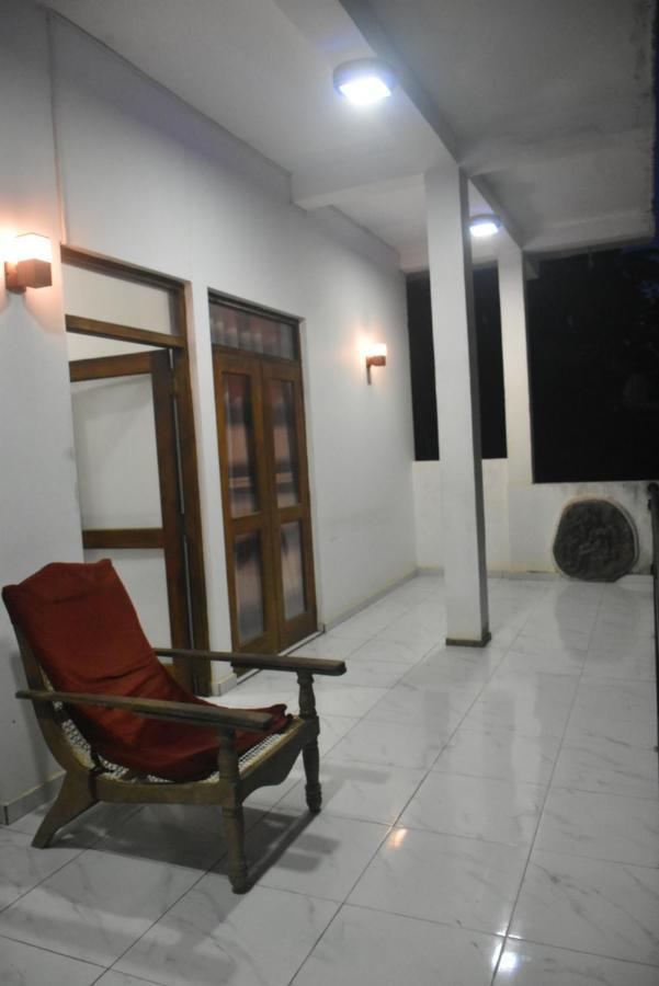 Hotel Surf Corner Matara Esterno foto