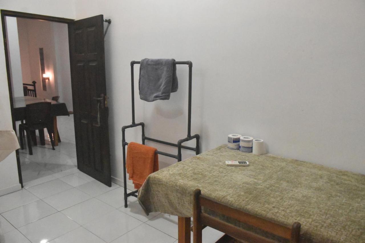 Hotel Surf Corner Matara Esterno foto