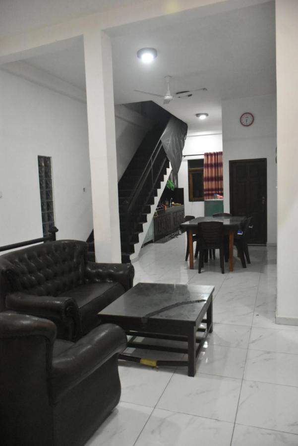Hotel Surf Corner Matara Esterno foto