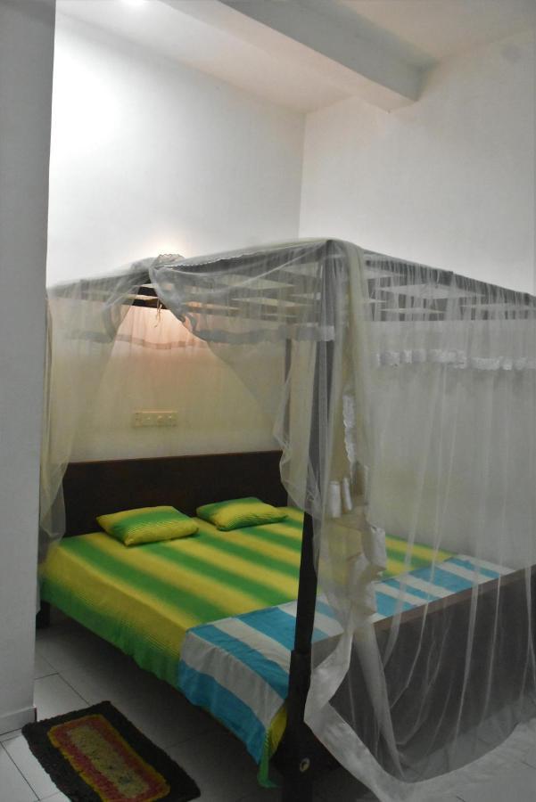 Hotel Surf Corner Matara Esterno foto