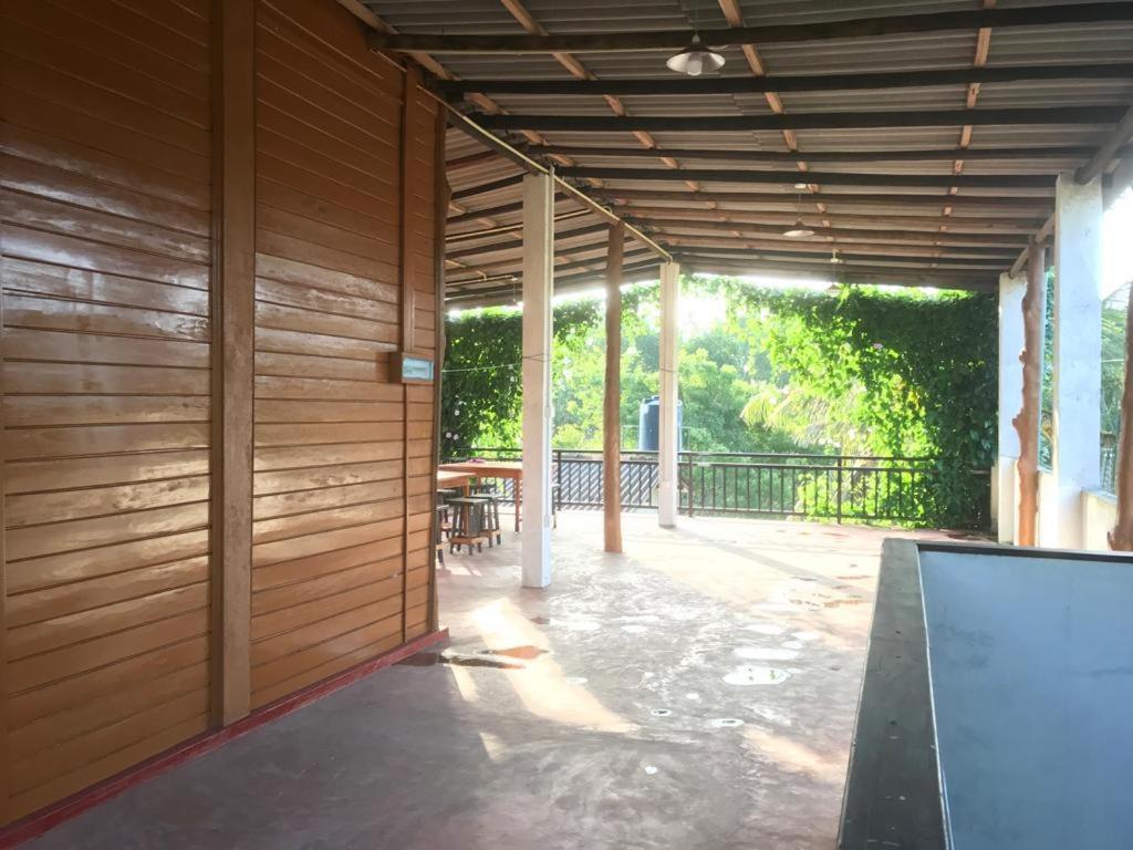 Hotel Surf Corner Matara Esterno foto